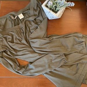 Tommy Bahama long sleeve medium top